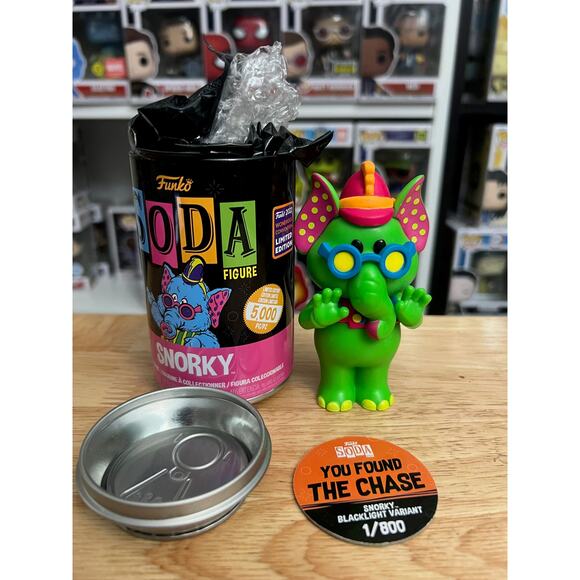EXCLUSIVE LIMITED EDITION BLACKLIGHT CHASE Snorky Funko Soda Banana Splits Vinyl - Picture 1 of 2